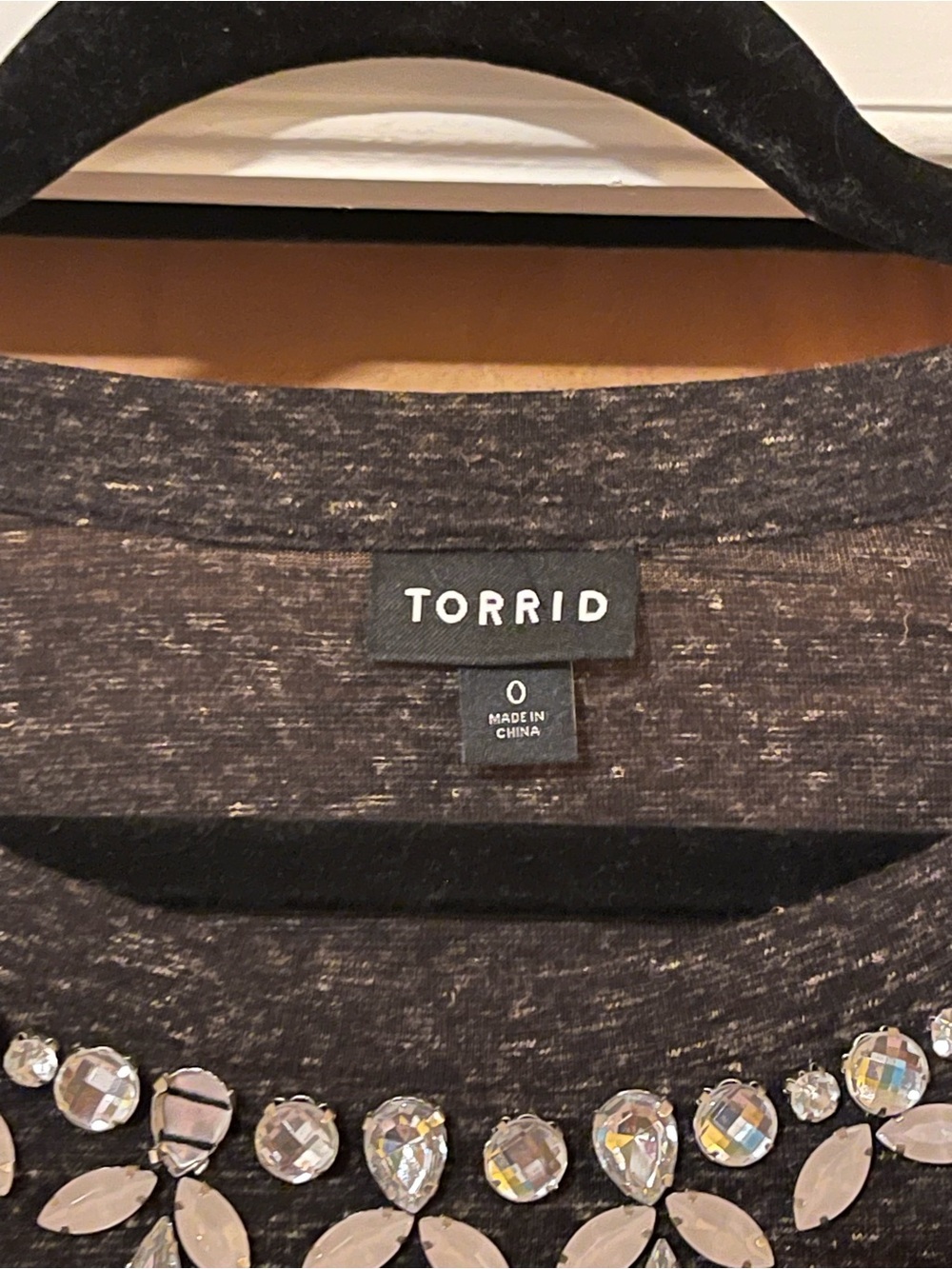 Torrid Shirt Womens 0 L Large Heather Gray Rhinestone Jewel Neck Classic Fit Tee - Picture 5 of 9